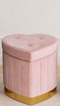 I nostri pouf in velluto contenitore a cuore sono il top! Colori super e base dorata. Perfetti per dare un tocco chic e pratico a casa tua! 💖